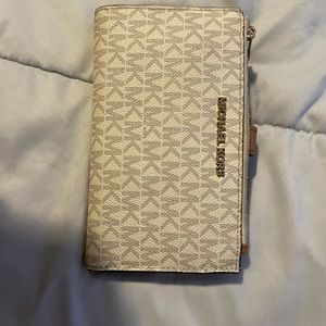Michael Kors logo wallet